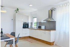 Crowonder Luxury Marijana Apartments