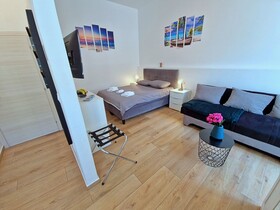 Lola's Place