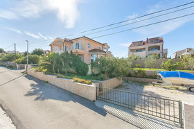 Apartments Ema