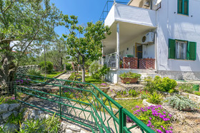 Apartments Garden by The Sea