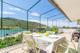 Apartments Garden by The Sea