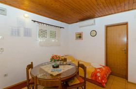 Apartments Hrvatic
