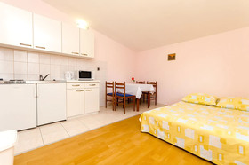 Apartments Ugrina