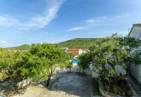 Apartments Ugrina