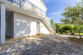Apartments Ugrina