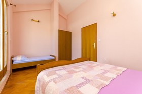 Apartments Ugrina