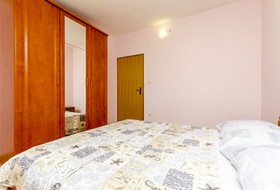 Apartments Ugrina