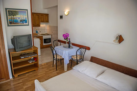 Apartments Zdravko
