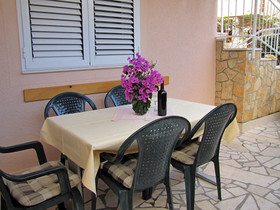 Apartments Zdravko