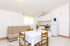 Apartments Zvonko