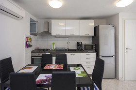 Holiday House Neda