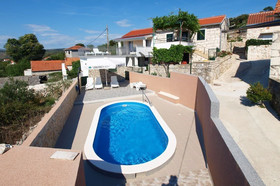 Holiday House Neda