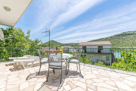 House Suncani Dvori