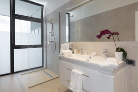 Marina Baotic Apartments