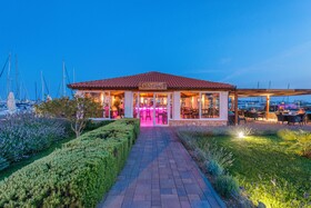 Marina Baotic Apartments