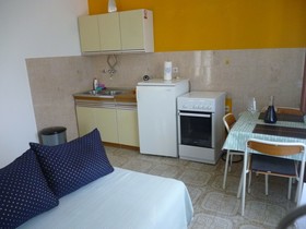Apartments La Room