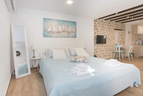 Aurum Apartments