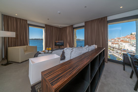 Bellevue Superior City Hotel