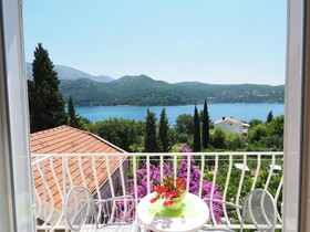 Apartments & Room Eva Slano