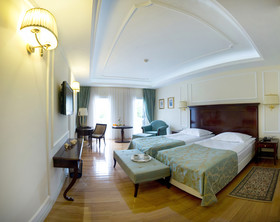 Hotel President
