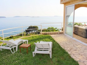 Apartments Lira