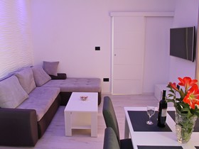 Apartments Lira