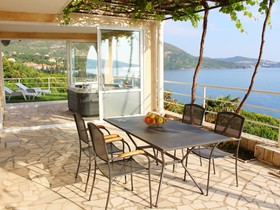 Apartments Lira