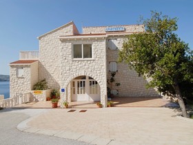 Marnic Apartments