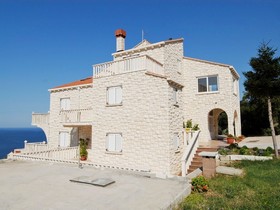 Marnic Apartments
