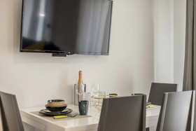 2 Nights Studios Apartments