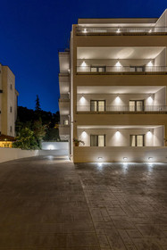 2 Nights Studios Apartments