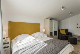 2 Nights Studios Apartments