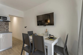 2 Nights Studios Apartments