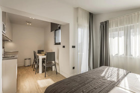 2 Nights Studios Apartments