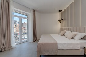 48 Rooms Split