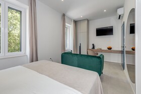 48 Rooms Split