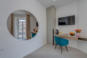 48 Rooms Split