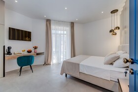 48 Rooms Split