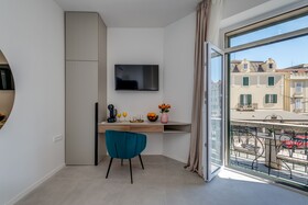 48 Rooms Split