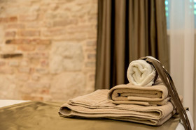 Annies Stone Studio & Room