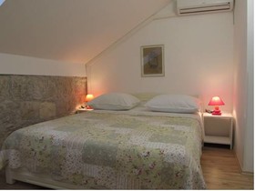 Apartments and Rooms Petra