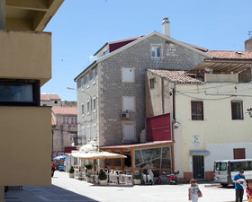 Apartments Tin