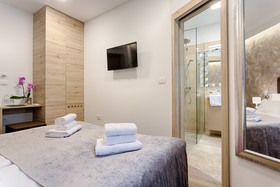 Central Pearl by Nono Ban