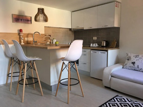 Central Split Apartments And Rooms Paese