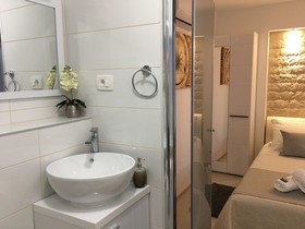 Central Split Apartments And Rooms Paese