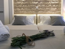 Central Split Apartments And Rooms Paese