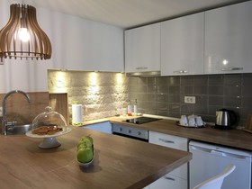 Central Split Apartments And Rooms Paese