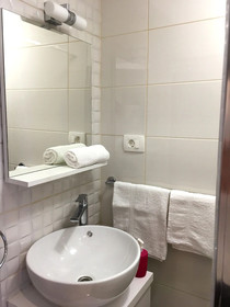 Central Split Apartments And Rooms Paese
