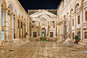 Chrysanta Apartments