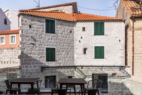 Historic Plaza Varos